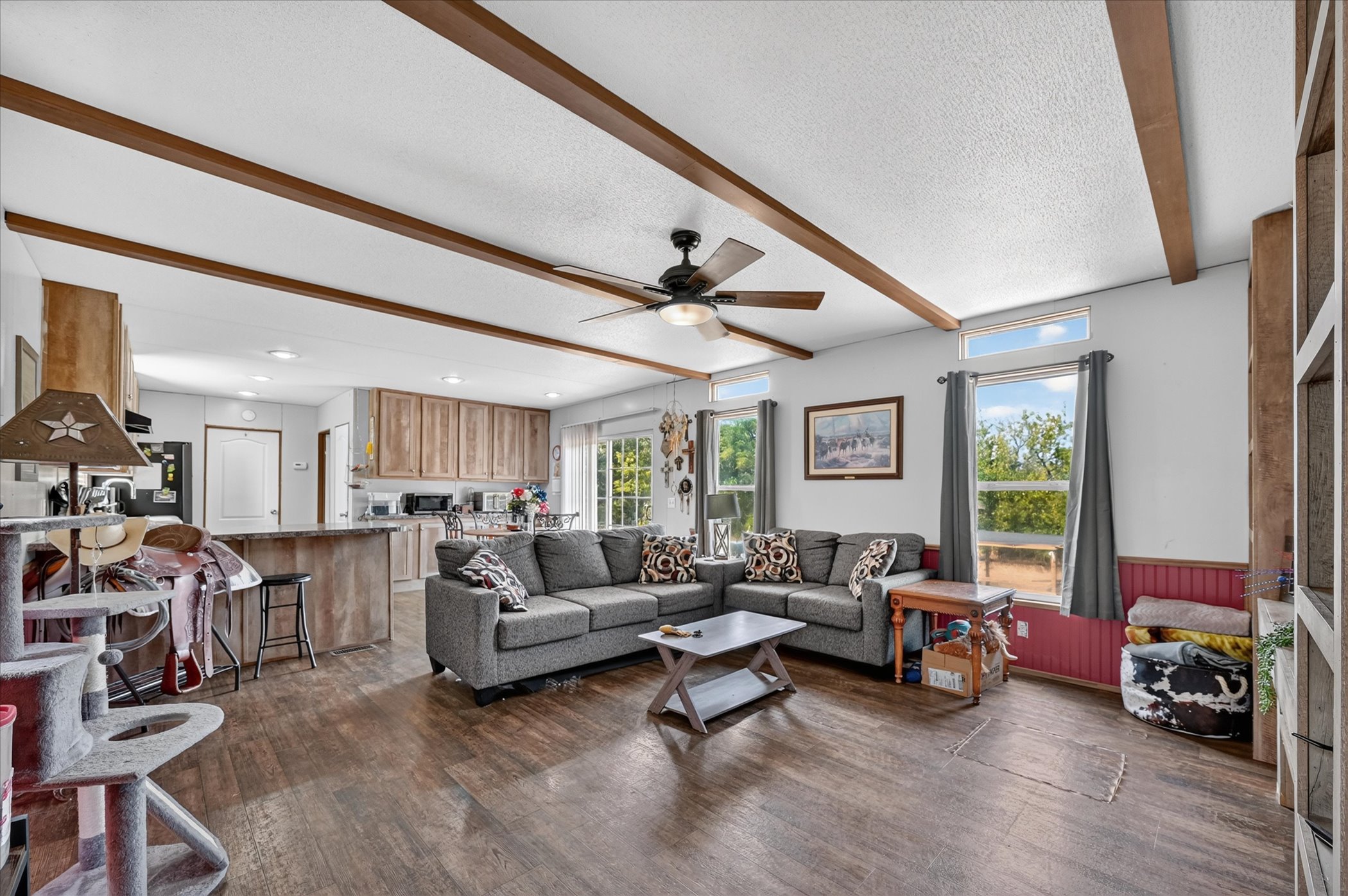 913 County Road 4232, Bonham, Texas — property photograph 4 of 39