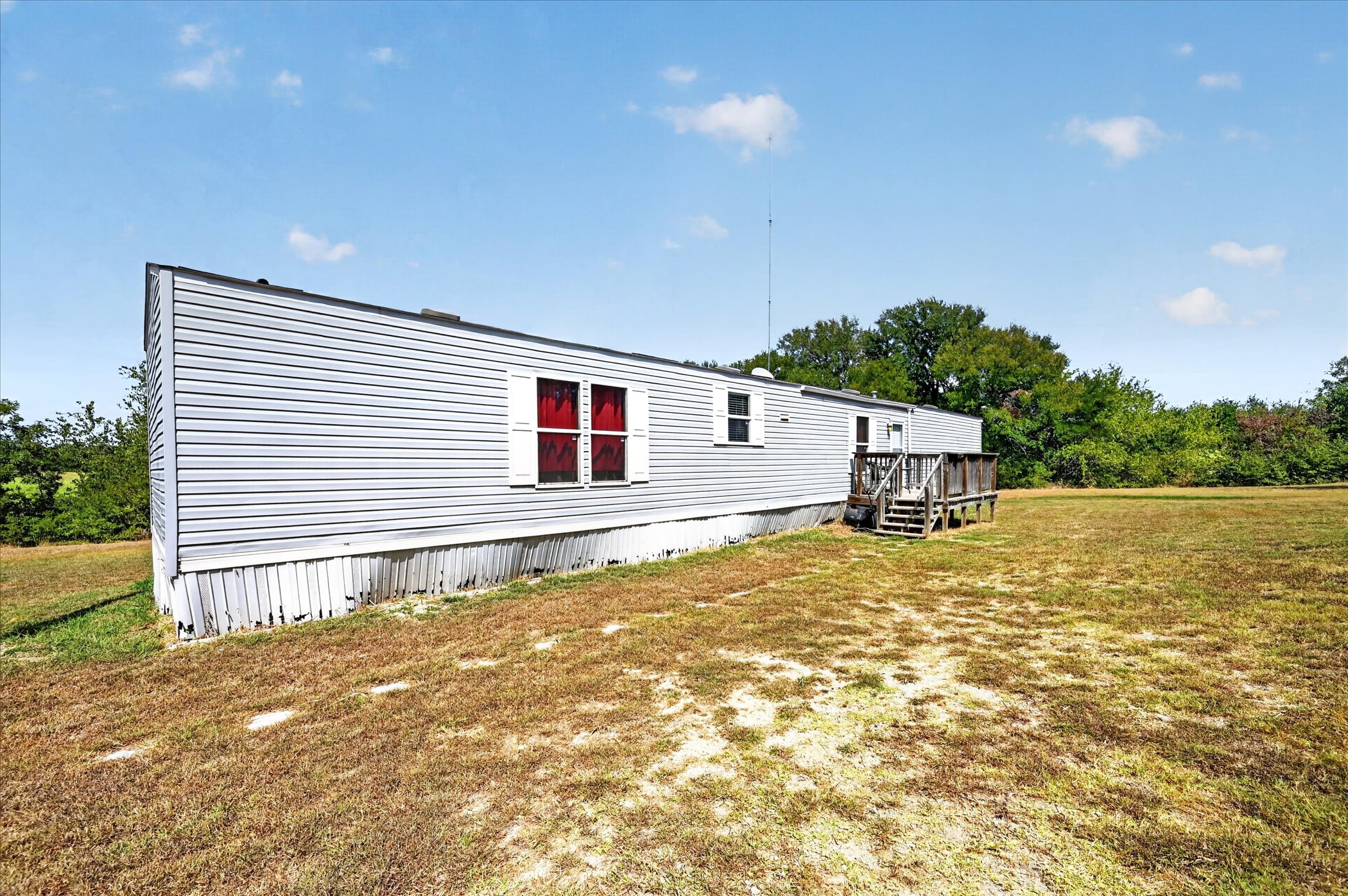 913 County Road 4232, Bonham, Texas — property photograph 2 of 39