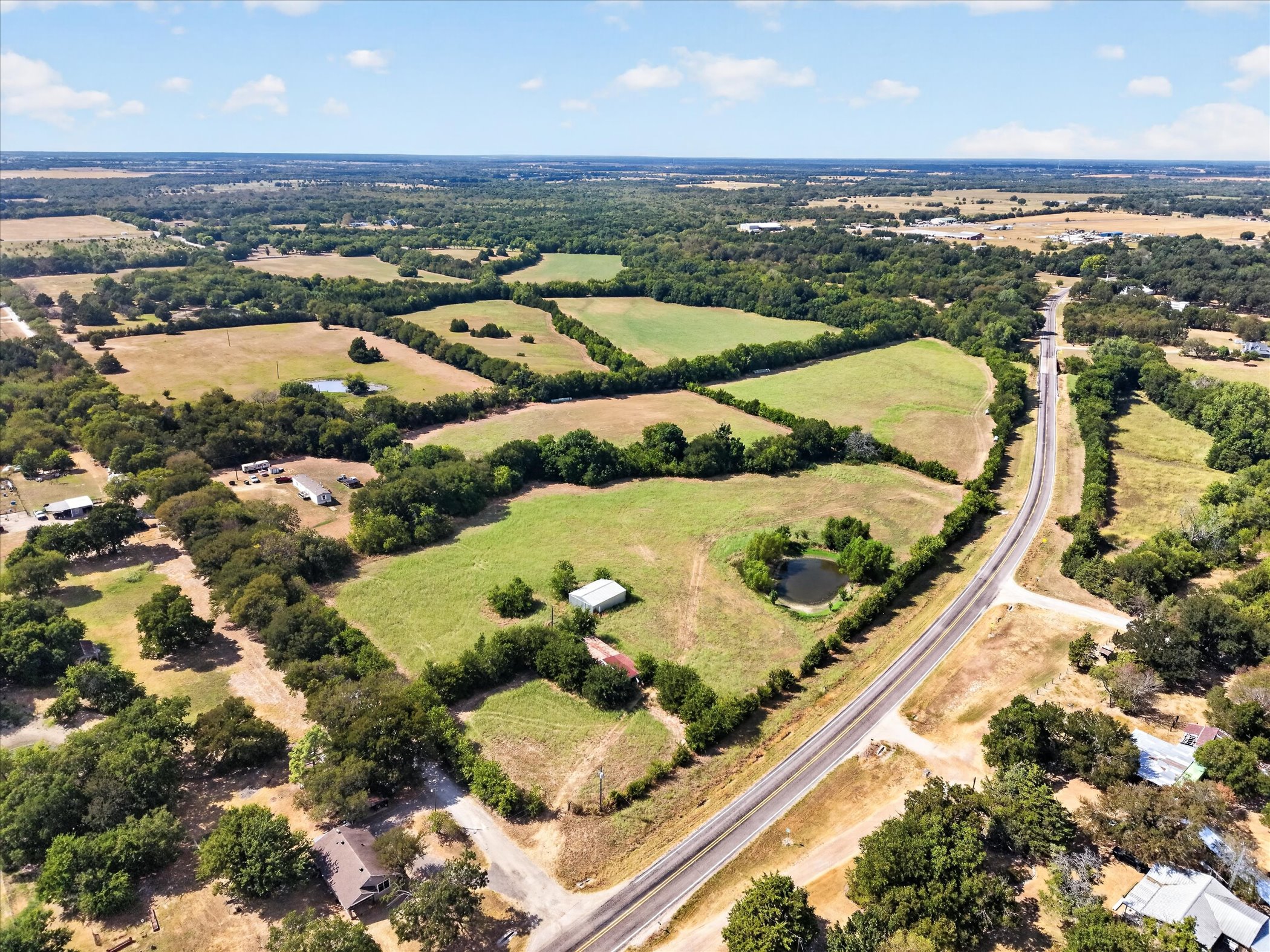 913 County Road 4232, Bonham, Texas — property photograph 2 of 34