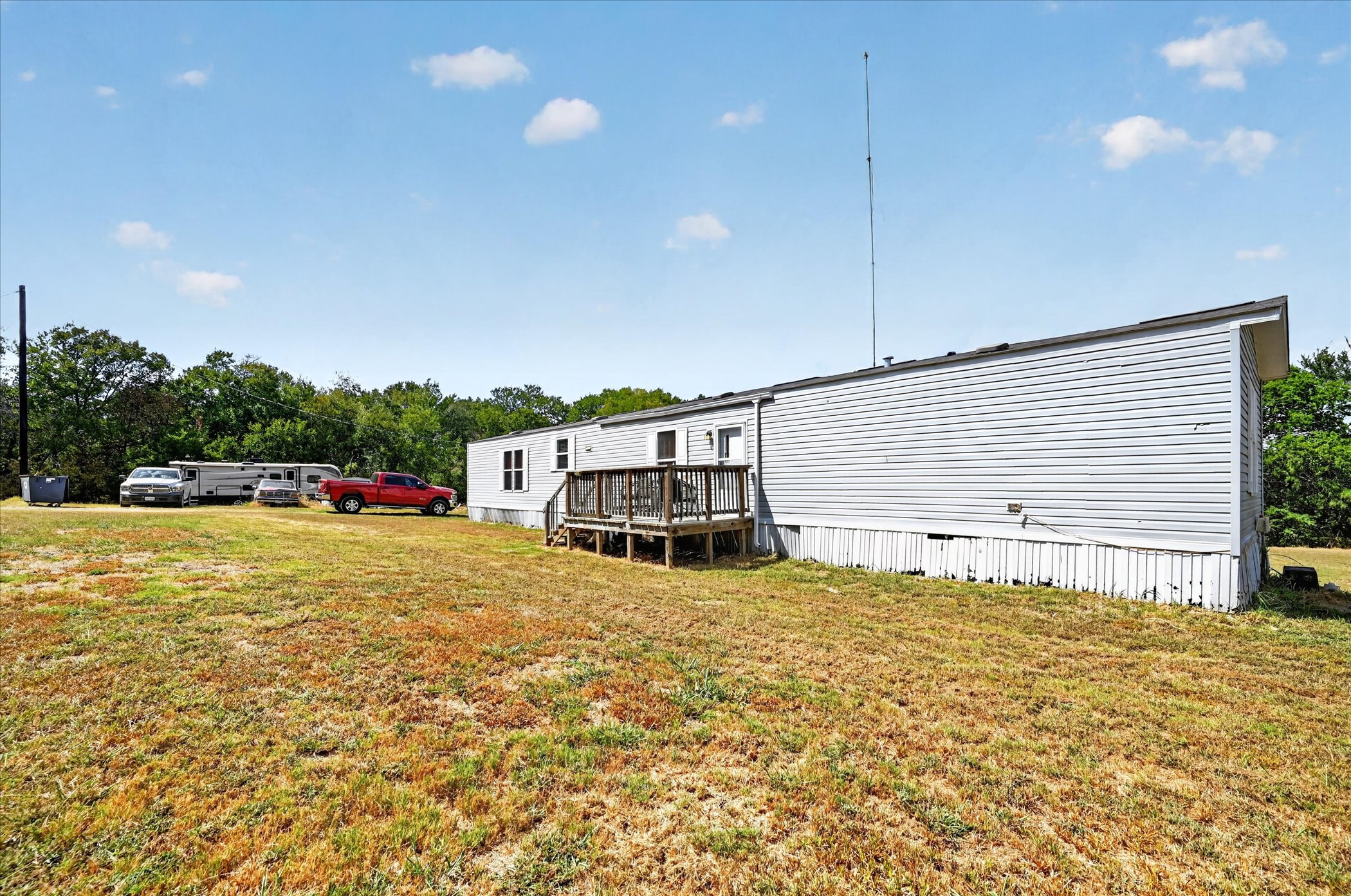 913 County Road 4232, Bonham, Texas — property photograph 3 of 39
